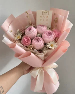 Ramo de 4 peonías preservadas rosadas con tarjeta FLORIA