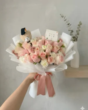 Ramo Ivory Bloom de FLORIA para graduación