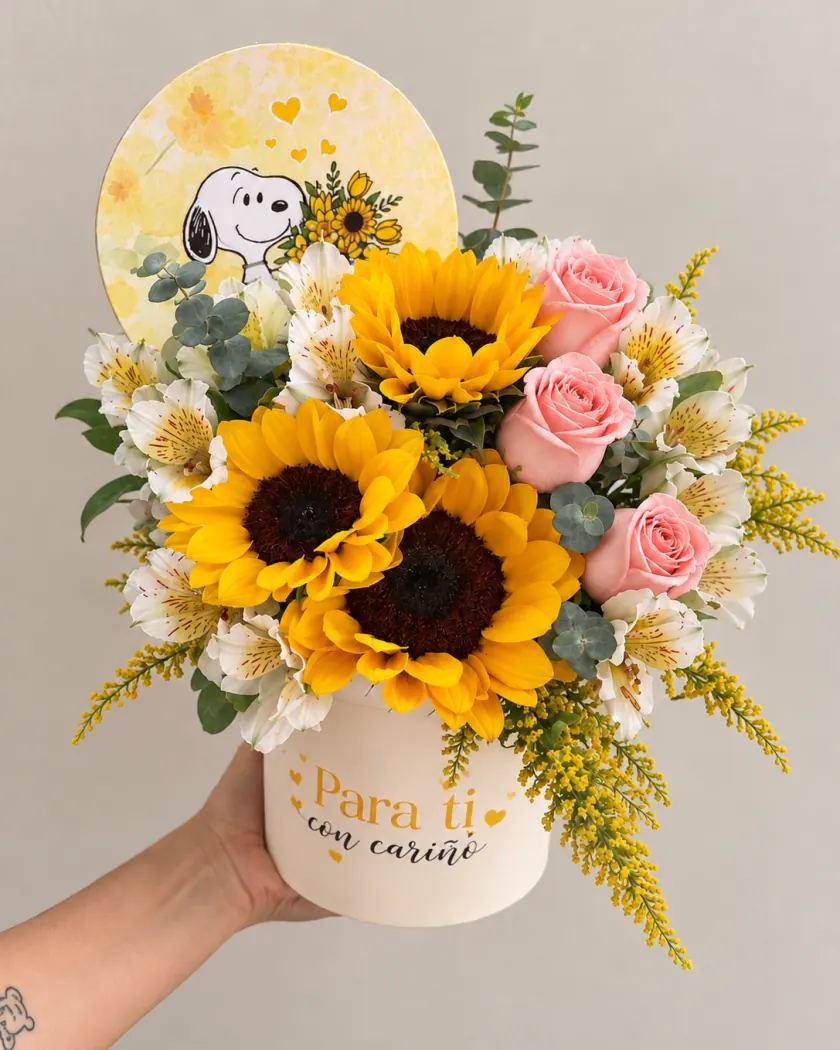 Arreglo de cumpleaños con girasoles, rosas y tarjeta de Snoopy
